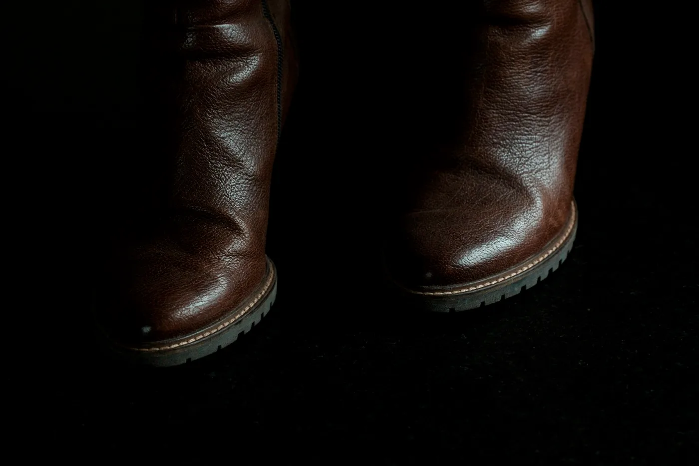 Iconic Knee-High Smooth Leather Boots